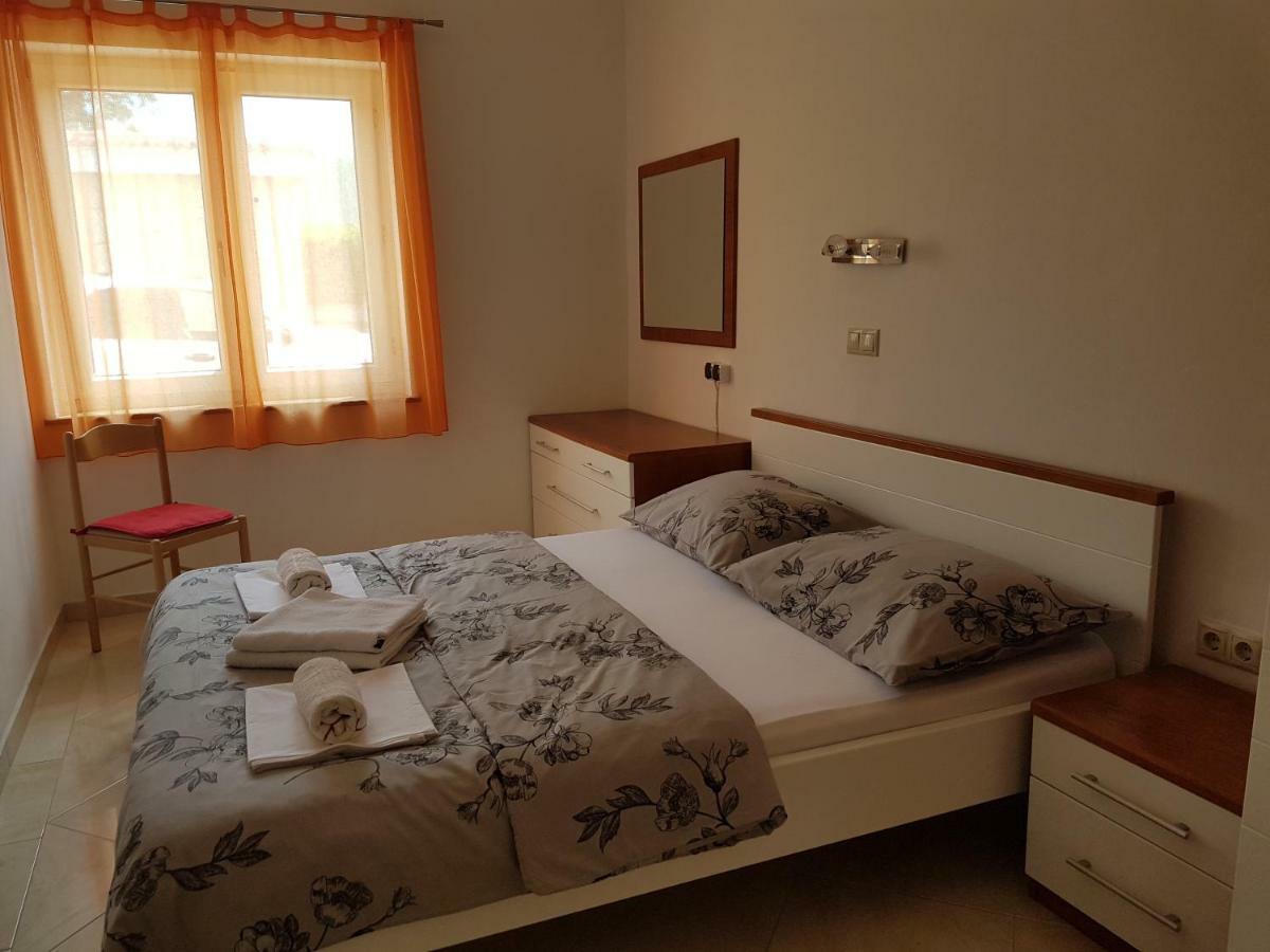 Apartments Andrea II Baška Eksteriør bilde